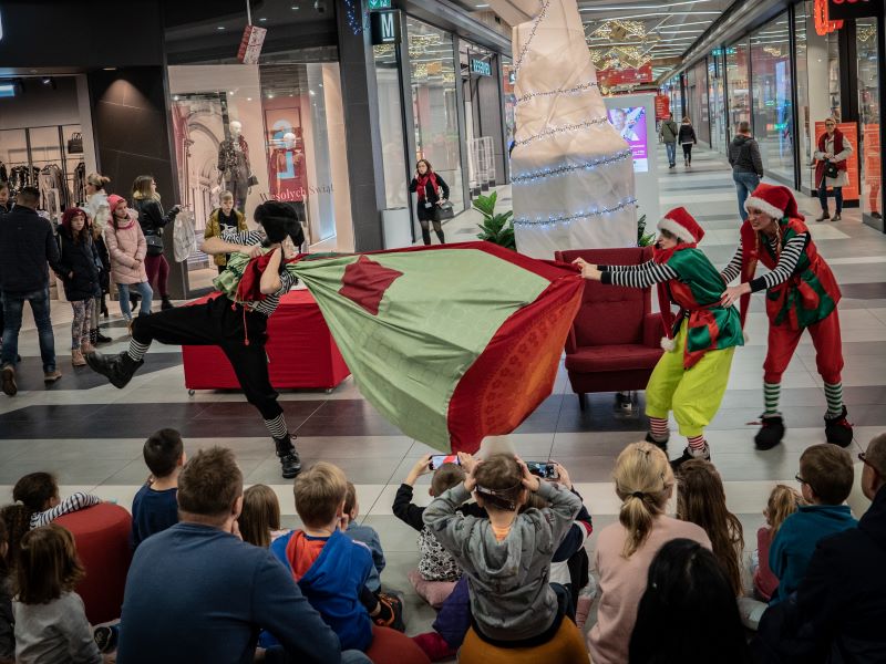 Spektakl świąteczny Grinch i Świąteczne Drzewo